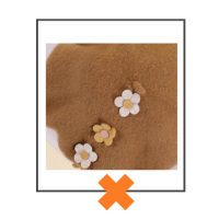Kinder baret camel met bloemen